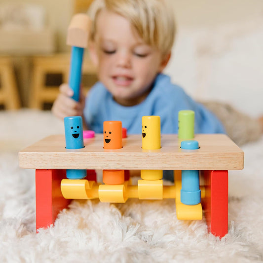 Moderner Hammer-Spielzeug im klassischen Design für grenzenlosen Spielspaß