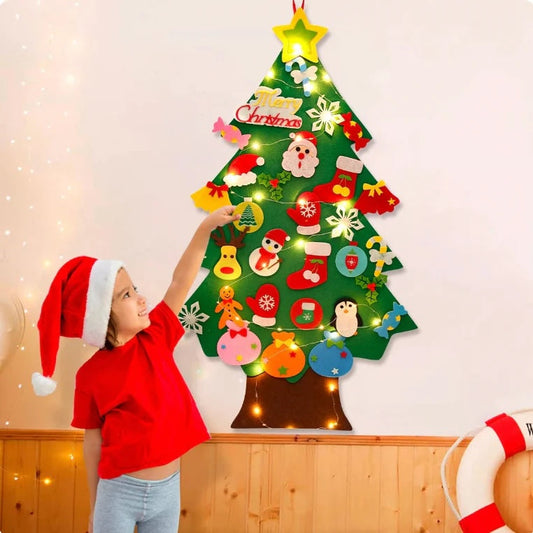 Festlicher Montessori Filz-Weihnachtsbaum mit bezaubernder Lichterkette