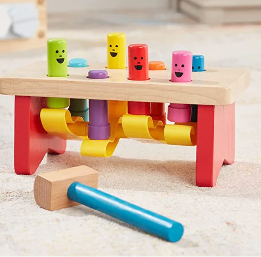 Moderner Hammer-Spielzeug im klassischen Design für grenzenlosen Spielspaß