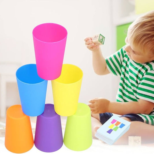 Entdecken Sie den Montessori Becherstapelspiel für kreative und pädagogische Spielzeit